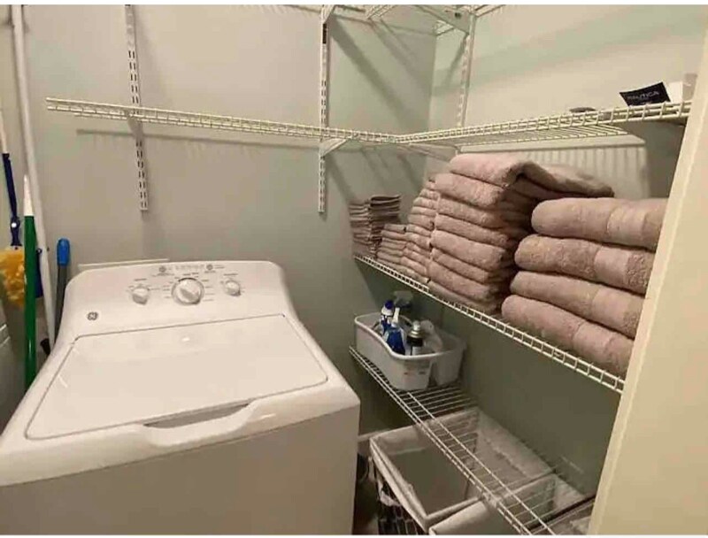 Building Photo - 404 N Landry Dr