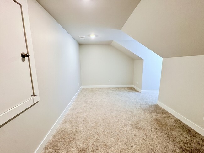 Building Photo - 203 Grange Vly Ln