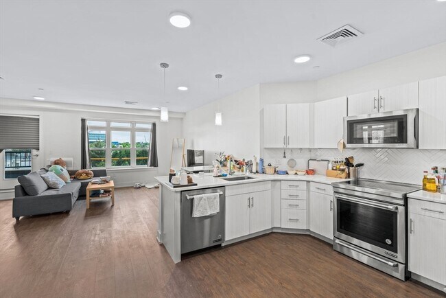 Primary Photo - 20 Penniman Rd