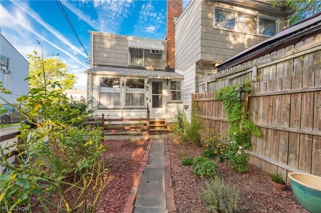 Building Photo - 1501 E 248th St