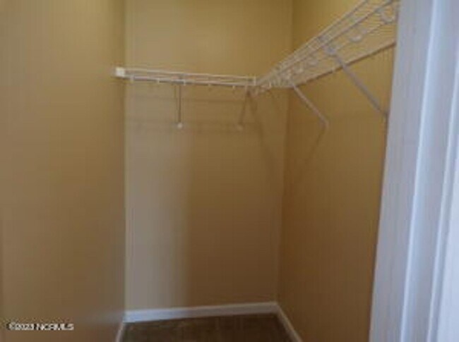 Building Photo - 4 Bedroom 2.5 Bathroom home located in Carolina Subdivision