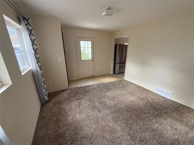 Building Photo - 1139 W 36th St