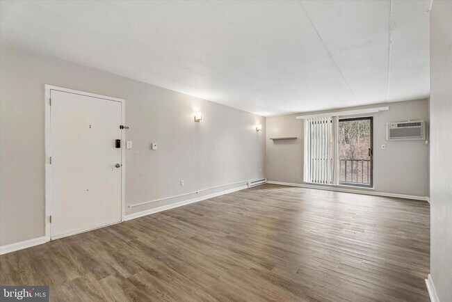 Building Photo - 400 Glendale Rd