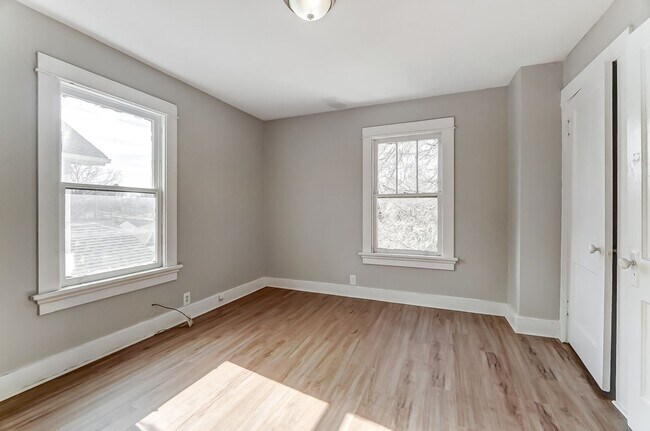 Building Photo - Three Bedroom Home for Lease in Dayton!