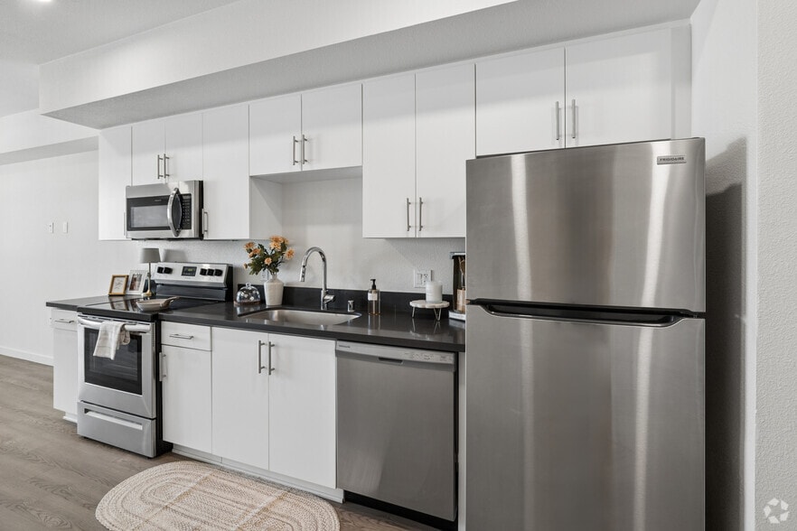 Studio - 475SF - Kitchen - 3518 Chesapeake Ave., Los Angeles, CA 90016