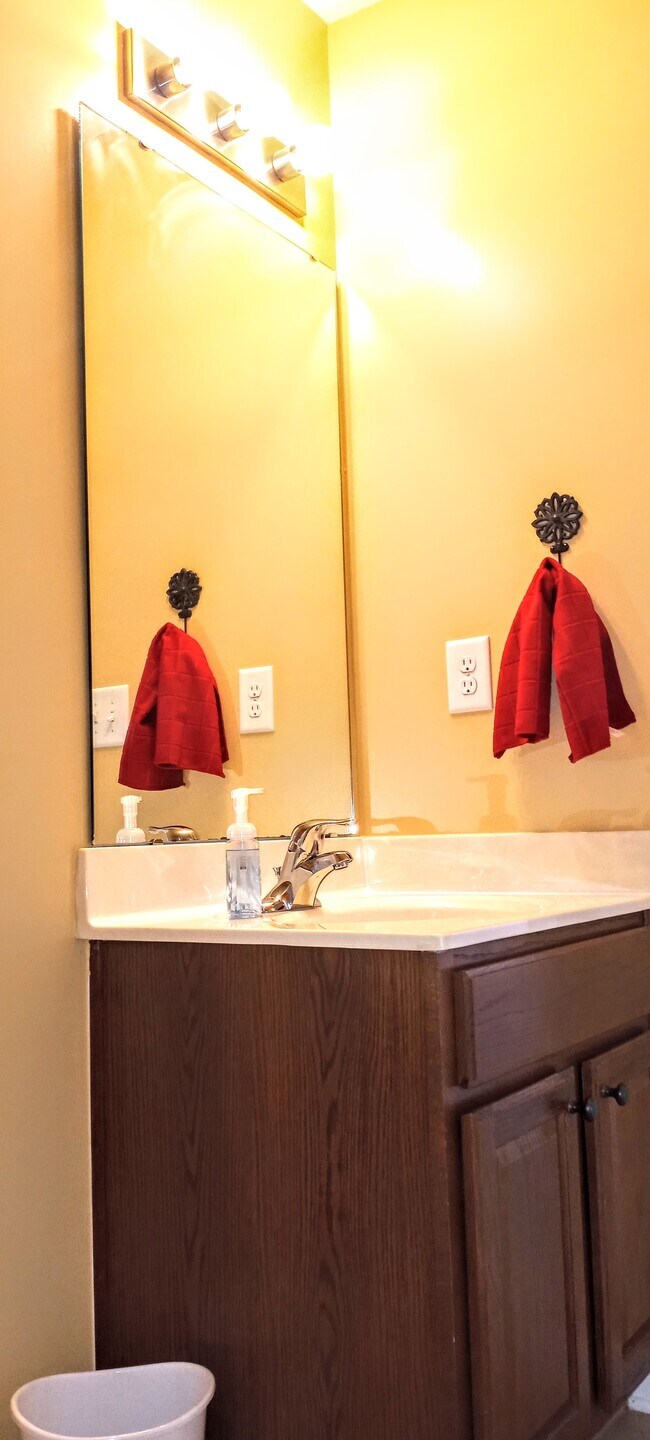 Building Photo - 1006 Collington Dr