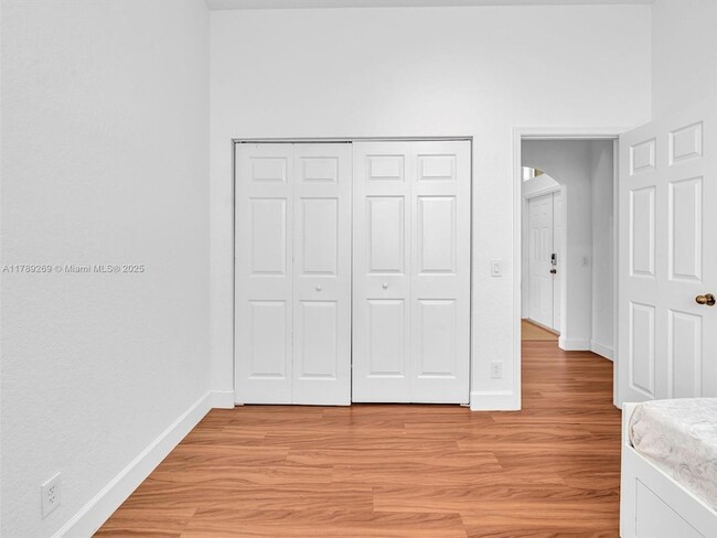 Building Photo - 754 Sunflower Cir