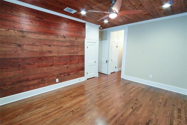 Building Photo - 1301 S 6th St