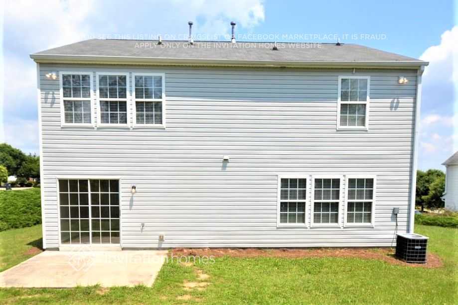 Building Photo - 1062 Alysum Ave SE