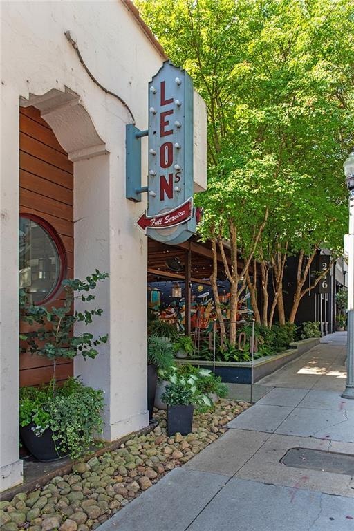 Building Photo - 408 Sycamore Dr