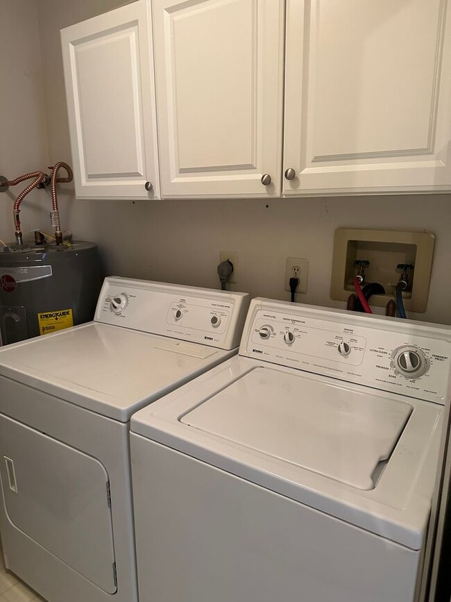 Building Photo - renovated 2-story Crestwood Condo! Situated in this great community is this wonderful 2-bedroom 1...