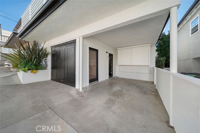 Building Photo - 435 Dahlia Ave