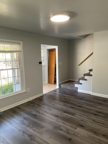 Building Photo - 104 Haverford Dr