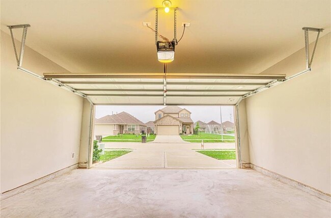 Building Photo - 24918 Adami Veduta Ct