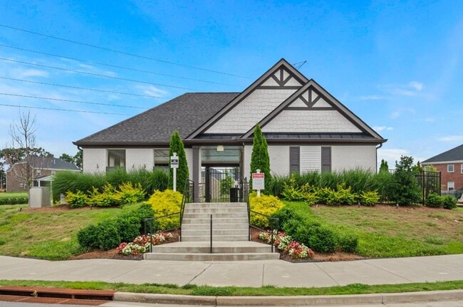 Building Photo - 4 Bedroom, 3 Bath Home w/ 2 Car Garage