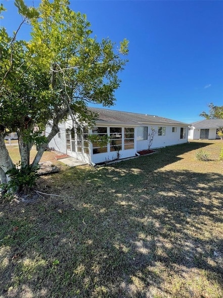 Building Photo - 6784 Stardust Ave