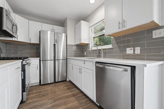 Building Photo - 3201 Mossrock Dr