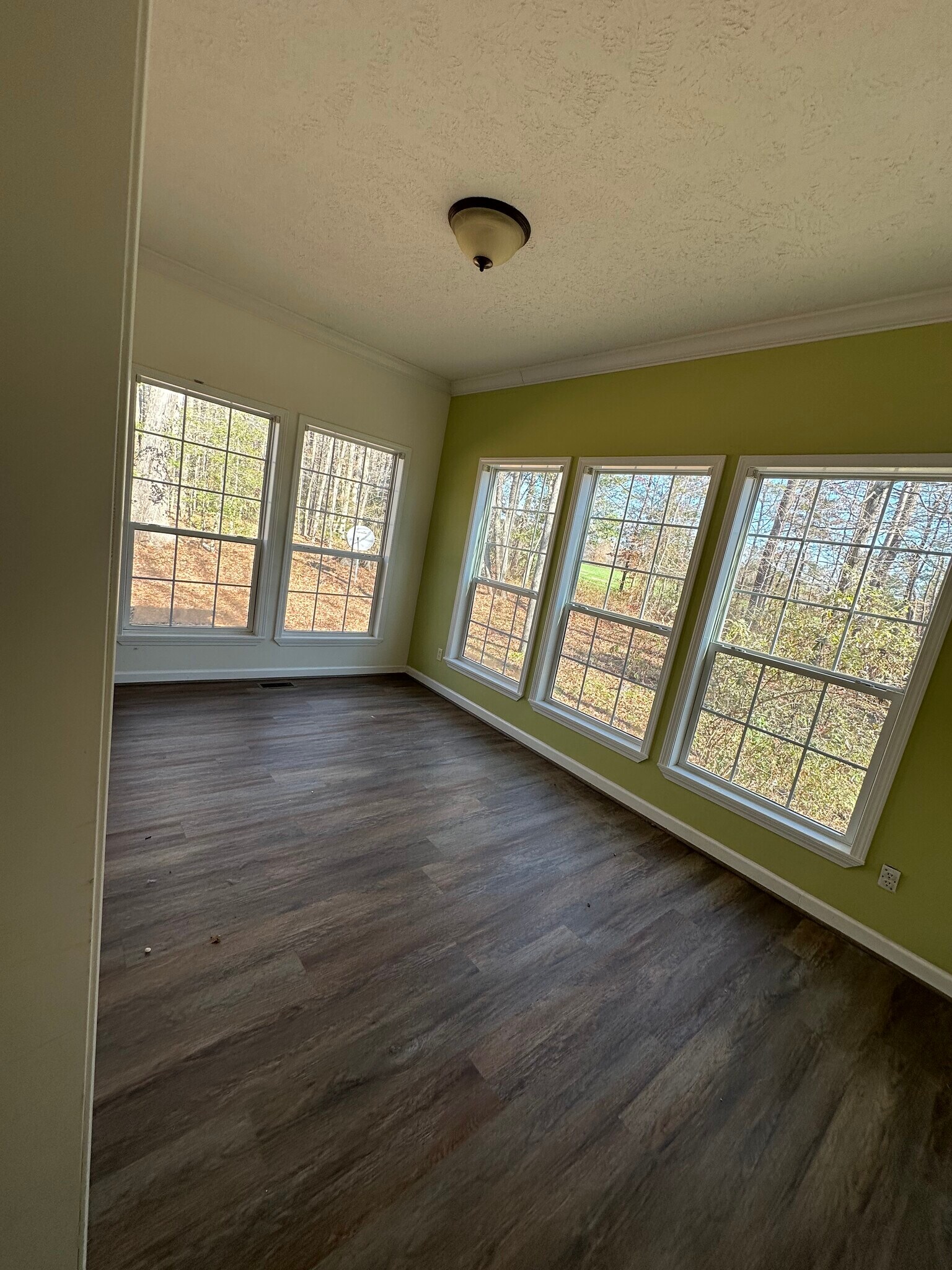 Building Photo - 2290 Ashland Rd