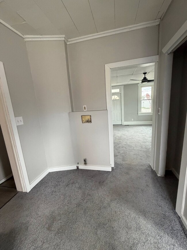 Building Photo - 36 Spring St