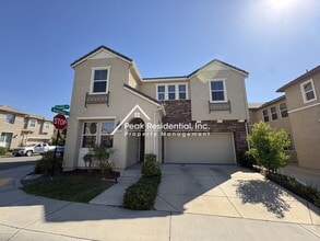 Building Photo - Beautiful 4 bedroom 3 bathroom home is located in Rocklin!
