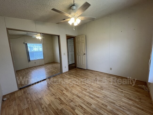 Building Photo - 38202 Woodgate Ln