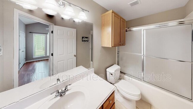 Building Photo - 1124 Carolina St