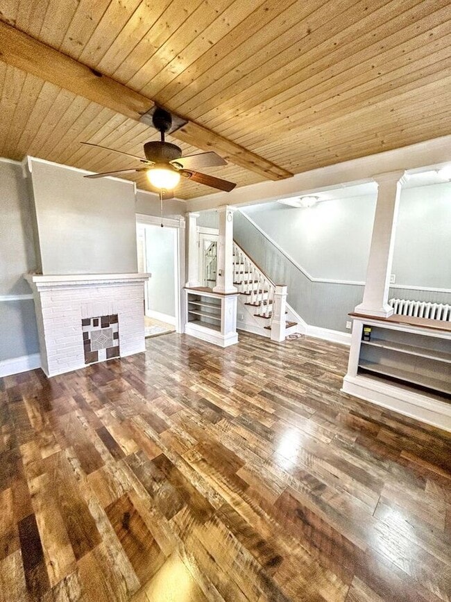 Building Photo - Charming 3-Bedroom Home – Spacious & Conve...
