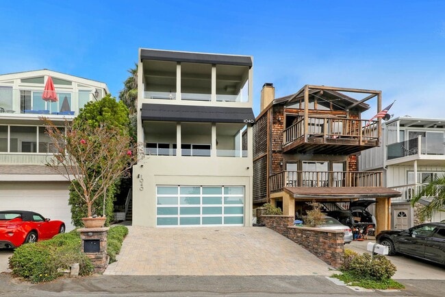 Building Photo - Gorgeous Contemporary Hilltop Laguna Beach Home - PANORAMIC OCEAN & CATALINA VIEWS!