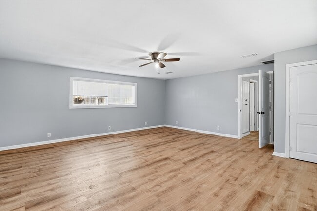 Building Photo - 2310 Merle St