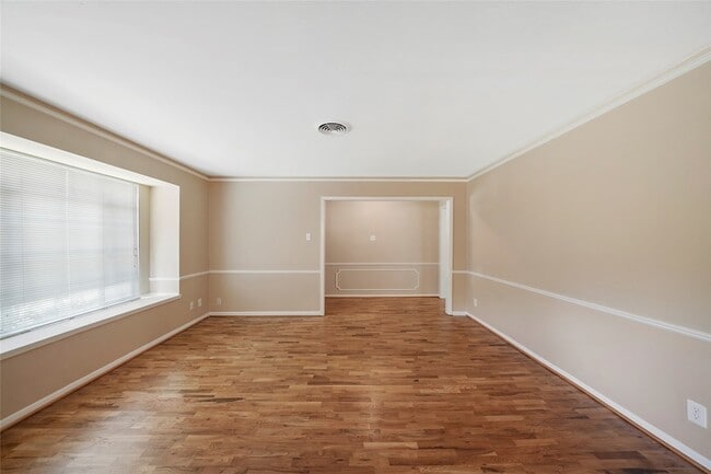 Building Photo - 4406 Rosebay Dr