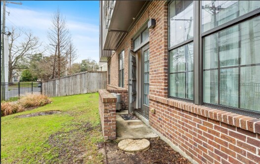 Building Photo - 255 E Boyd Dr