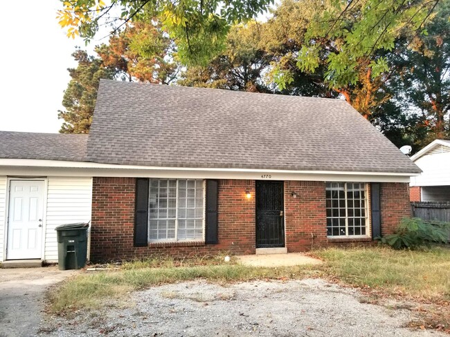 Primary Photo - Newly Renovated Home in Parkway Village