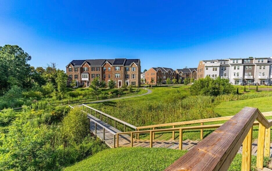 Building Photo - 703 Sky Bridge Dr