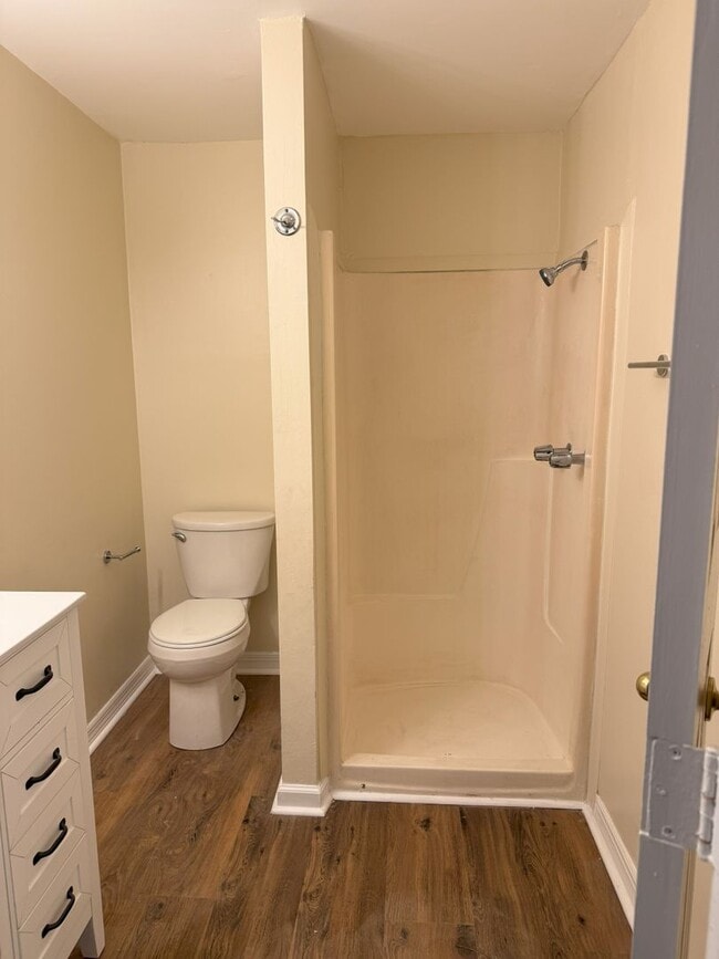 Building Photo - new renovate home
