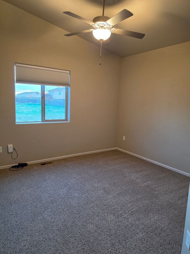 Building Photo - ALL PROSPECTIVE TENANTS MUST SUBMIT A $58 NON-REFUNDABLE APPLICATION FEE PER APPLICANT ONLINE AND...