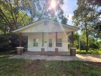 Building Photo - 303 N Huttig Ave