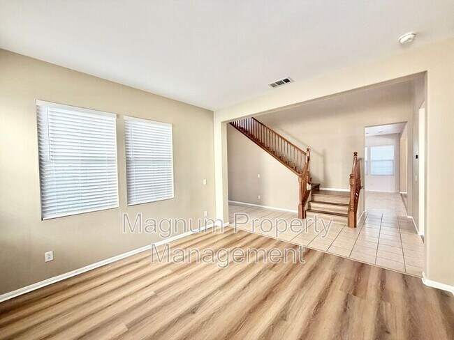 Building Photo - 29751 Maxmillian Ave