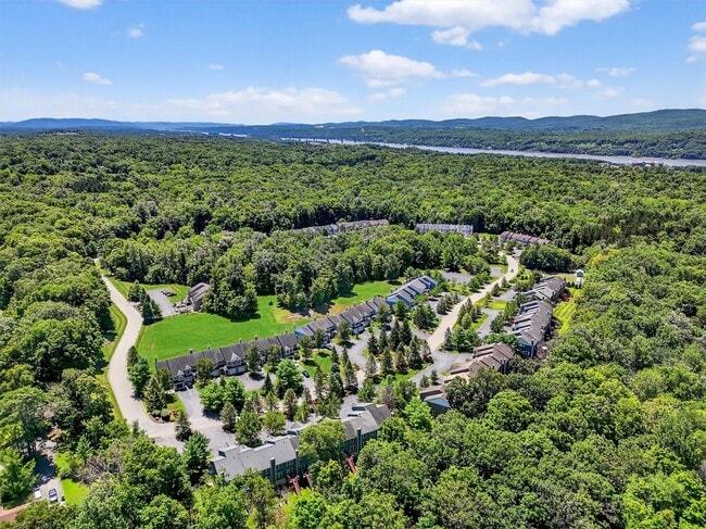 Building Photo - 295 Pinebrook Dr