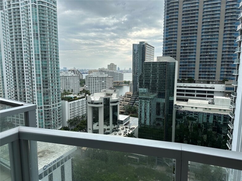 Primary Photo - 1050 Brickell Ave