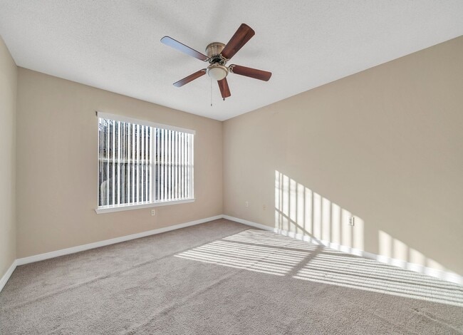 Building Photo - FWB Townhome