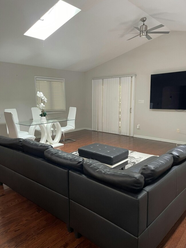 Building Photo - 3120 Creedon Dr