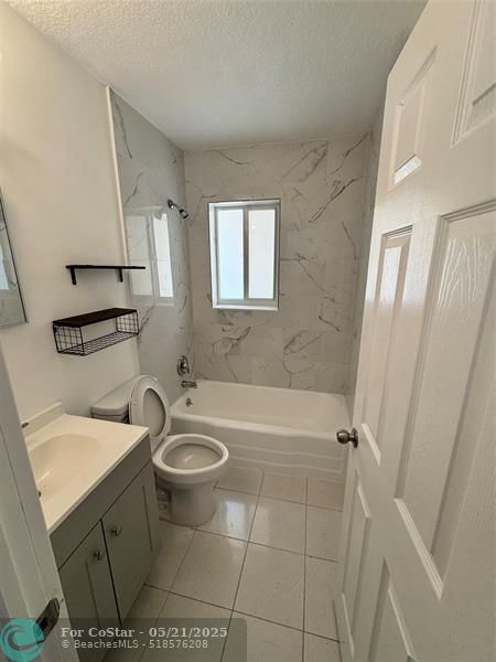 Building Photo - 1120 SW 31st St
