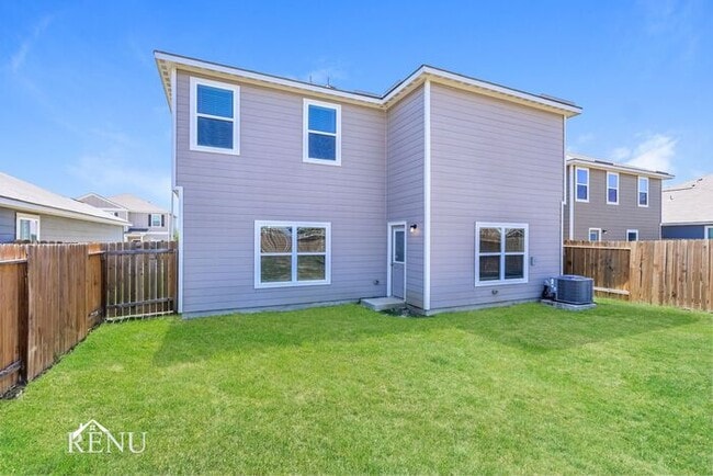 Building Photo - 2827 Praline Ferry