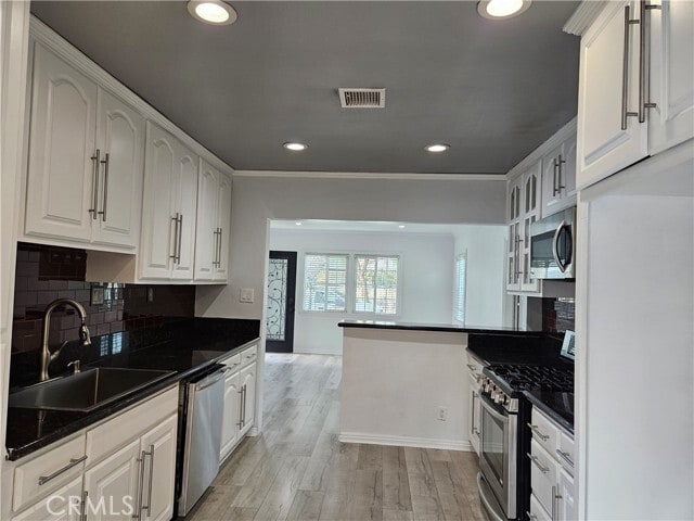 Building Photo - 8030 Lemona Ave