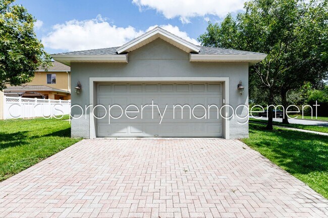 Building Photo - Spacious 4/3 in Independence Available Now!