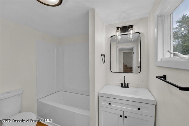 Building Photo - 927 Acker Ave