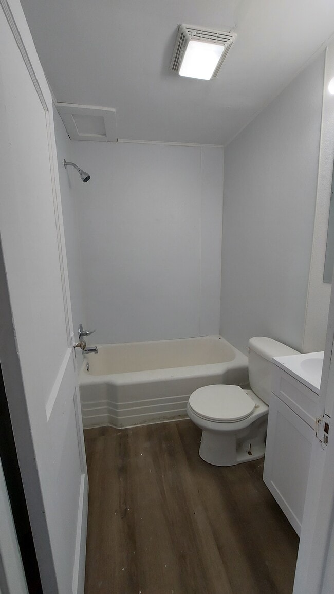Building Photo - 947 Carrico St