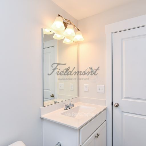 Building Photo - 100 Bluet Ln