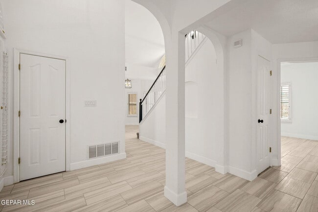 Building Photo - 11309 Loma Linda Cir