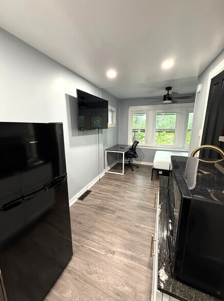 Building Photo - 1211 Madison St